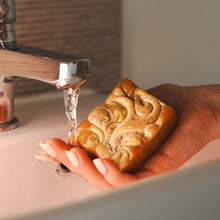 Load image into Gallery viewer, Kojic acid & Turmeric Cleansing Bar